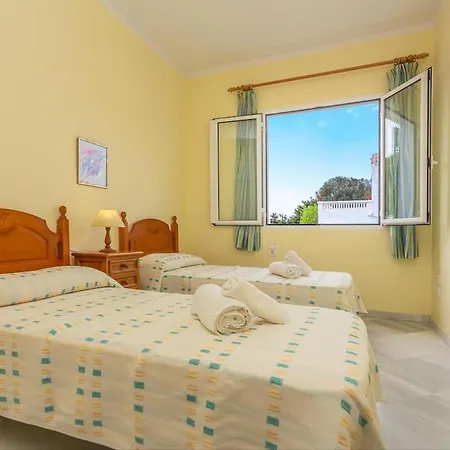 Francisca Villa Sa Caleta