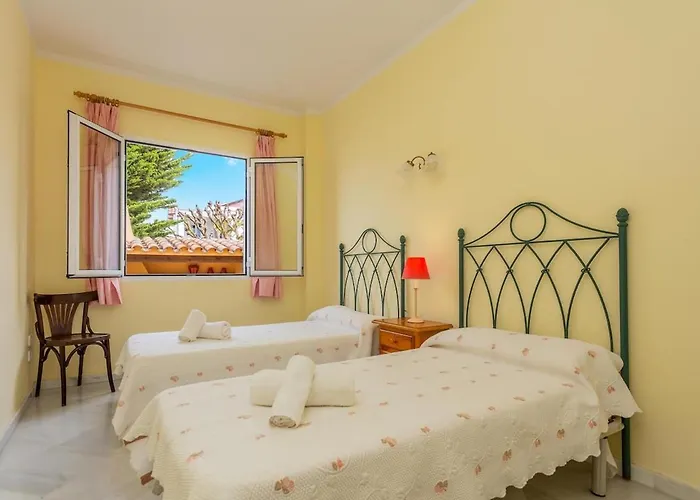 Francisca Villa Sa Caleta