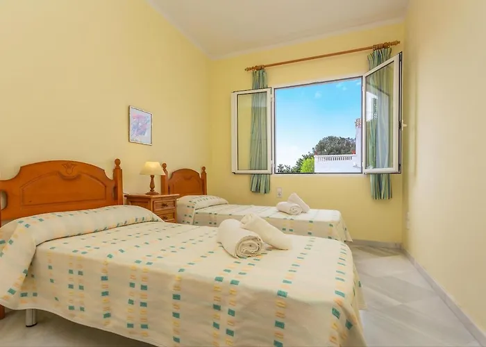 Francisca Villa Sa Caleta